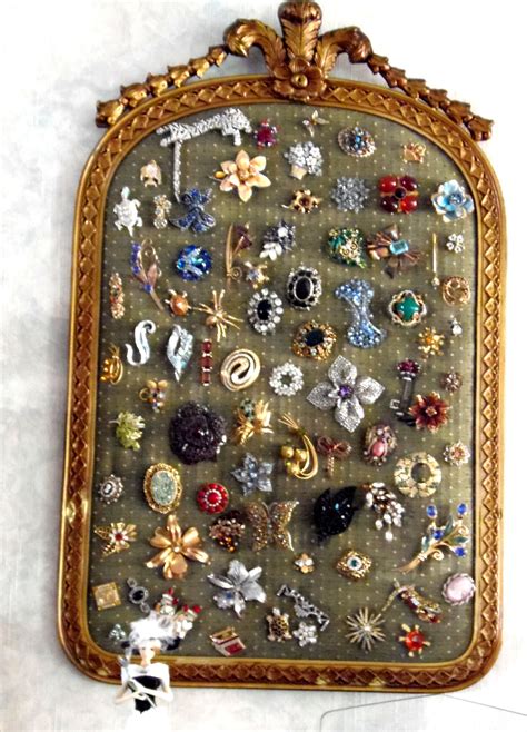 unique antique brooches.